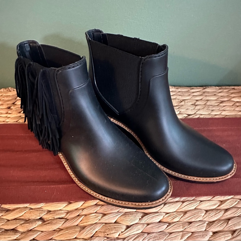 Bernardo Penney Rain Chelsea Tassel Ankle Rainboots